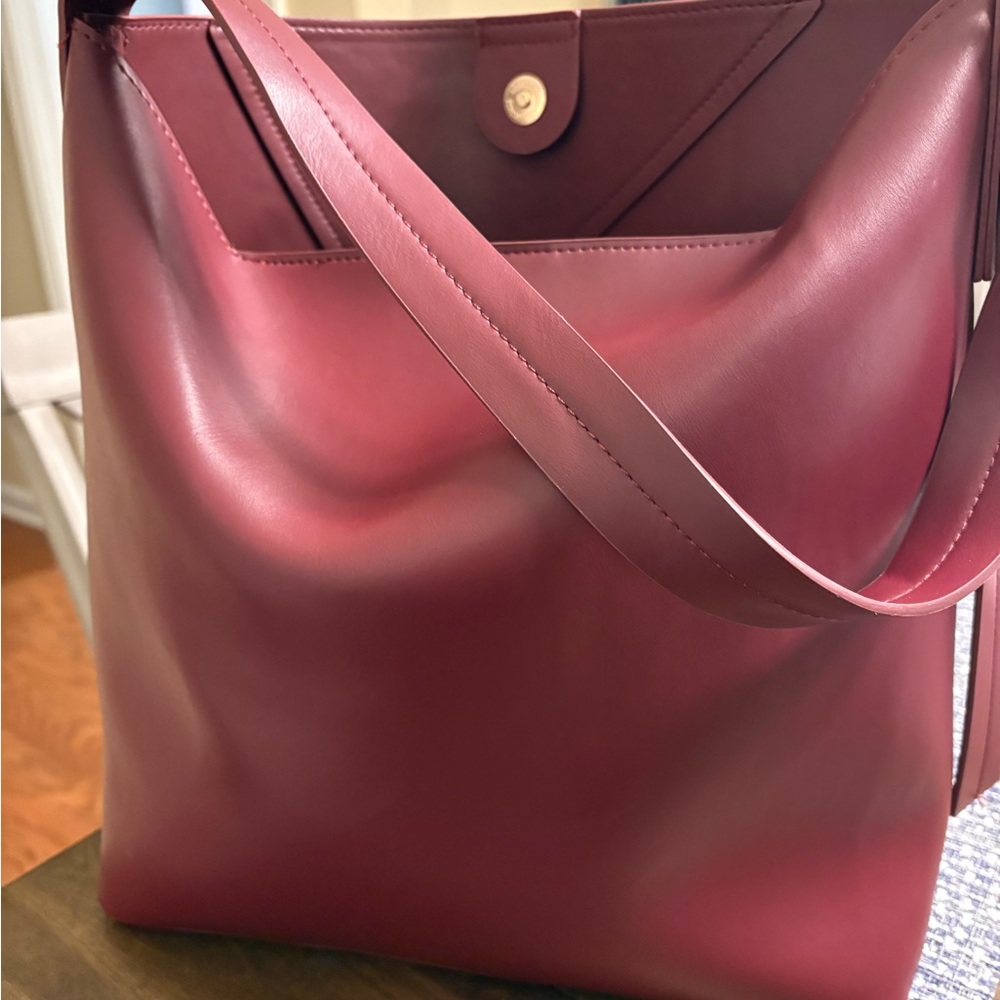 Elegant Burgundy Leather Tote Bag
